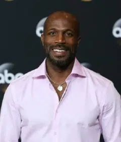 Qui est l'acteur américain Billy brown